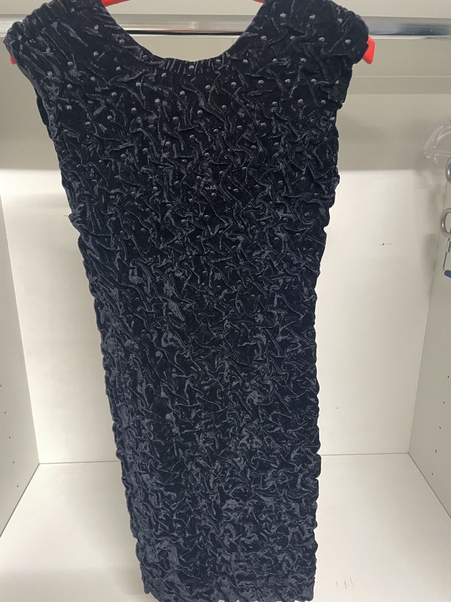 Kleider: Elegantes schwarzes Samtkleid Gr. S - Festlich! – Gebraucht aus Urdorf von Anassor