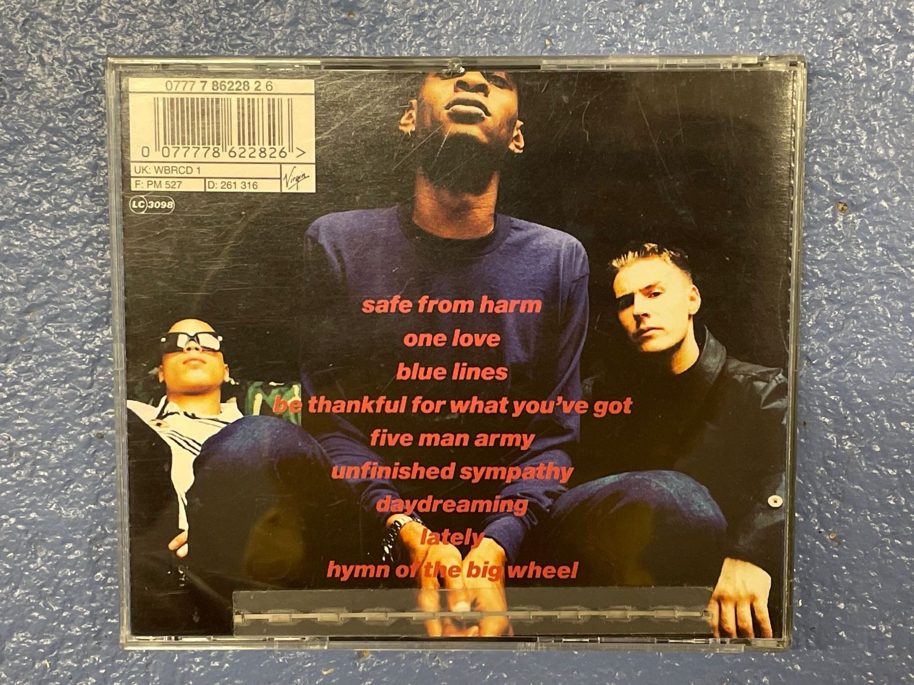 CD: [CD] MASSIVE ATTACK - Blue Lines (1991) – Usato da Frasnacht venduto da DiskSelection 1