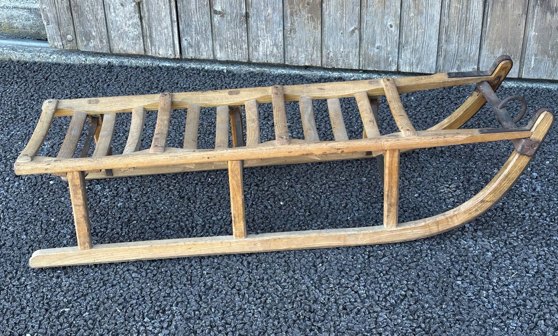 Schlitteln: Alter Holzschlitten – Gebraucht aus Obstalden von Porco13