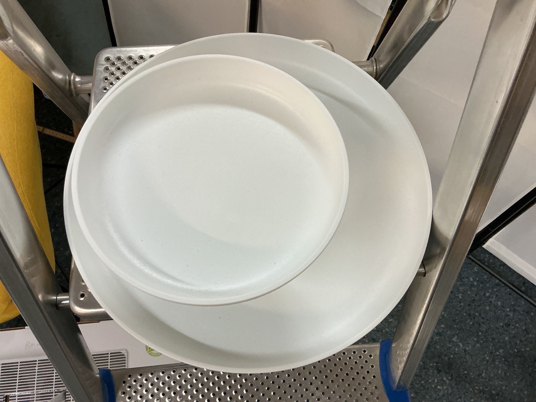 Servierplatten: vitra Anbietschale – Gebraucht aus Bern von vielerart 1