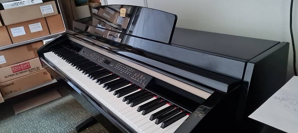 Strumenti musicali: YAMAHA  CLAVINOVA      CLP  240  PE   – Usato da Muttenz venduto da mus_c9gh 1