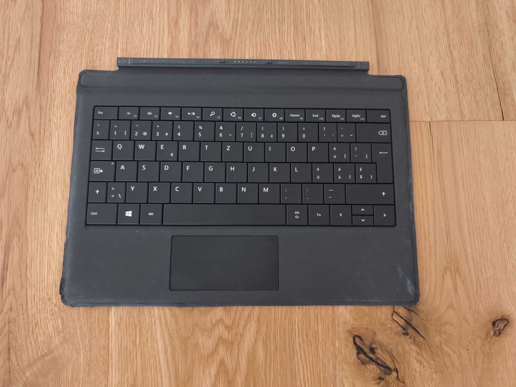 Microsoft Tastiere: Original Microsoft Surface Pro Type Cover Tastatur - Grau - – Usato da Röschenz venduto da Holdrio659