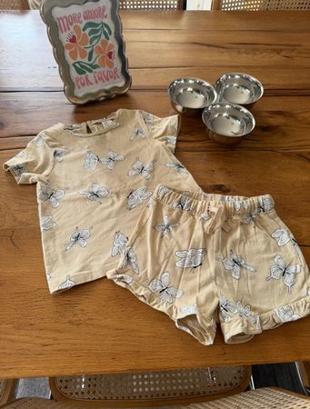 H&M 🦋 set t-shirt & shorts 86
