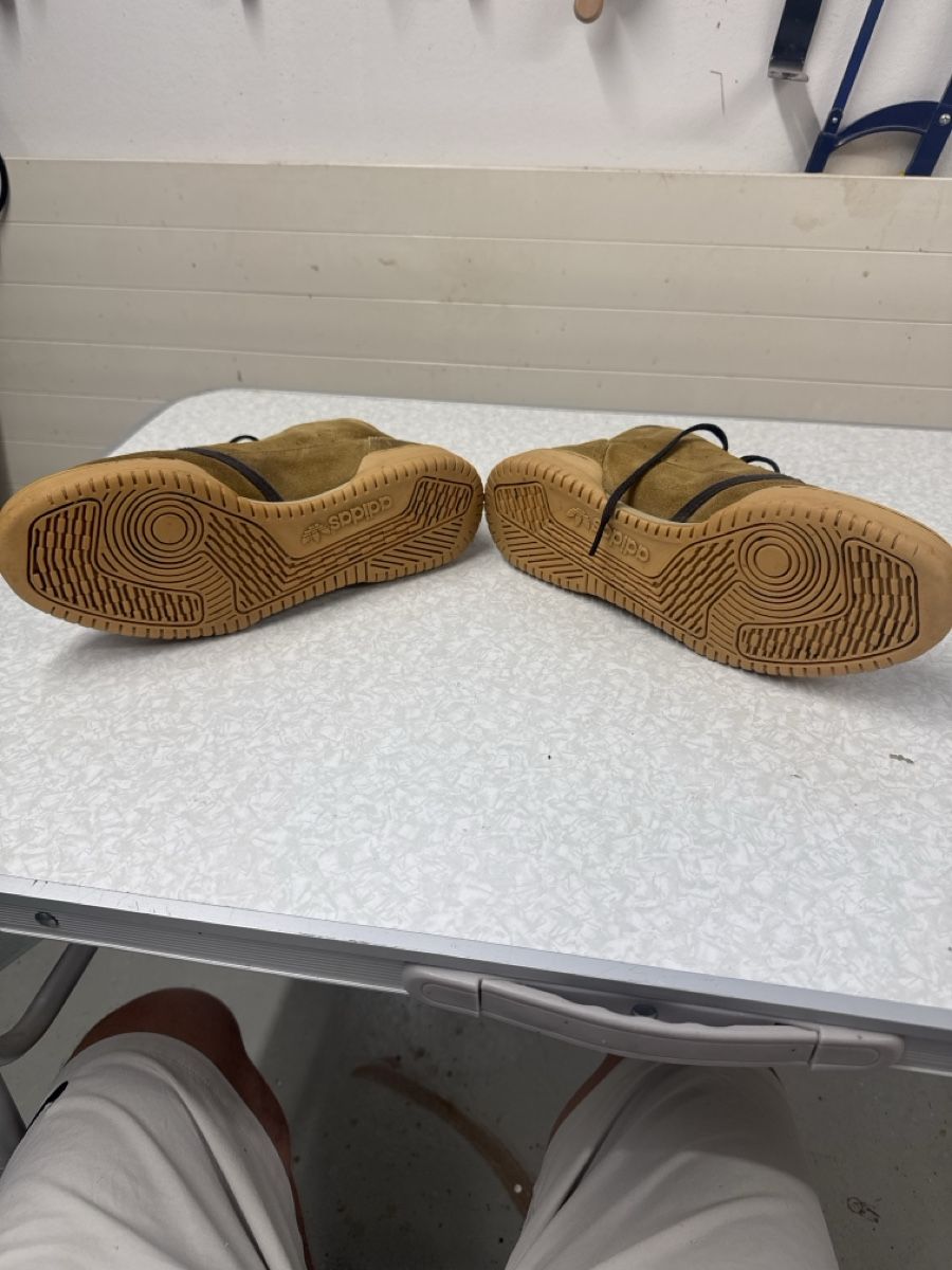 Adidas Chaussures hommes: Chaussures adidas  – D'occasion à Veyras par Suter_Dany 3