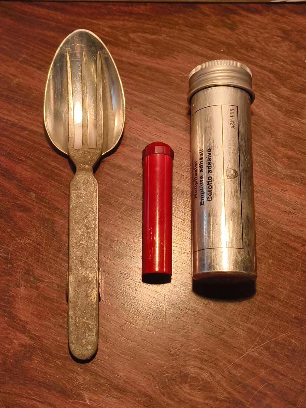 Schweizer Armee Bestecksets: Lot Schweizer Armee Besteck Dose Heftpflaster Bakelit MM – Gebraucht aus stettlen von VintageBern_ch