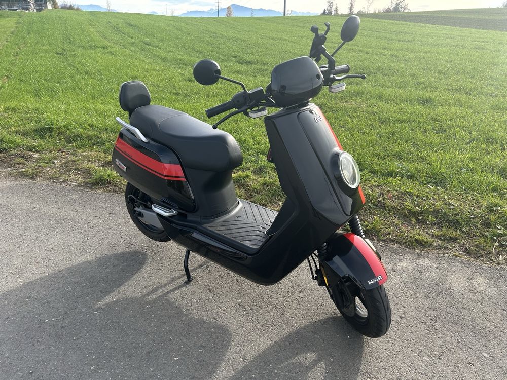 NIU NGT Elektroroller 70km/h (ab 16 J.) (Gebraucht) in Merenschwand für ...