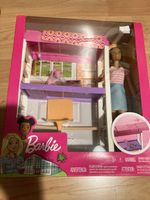 Barbie Deluxe-Set Möbel Hochbett mit Schreibtisch und Puppe