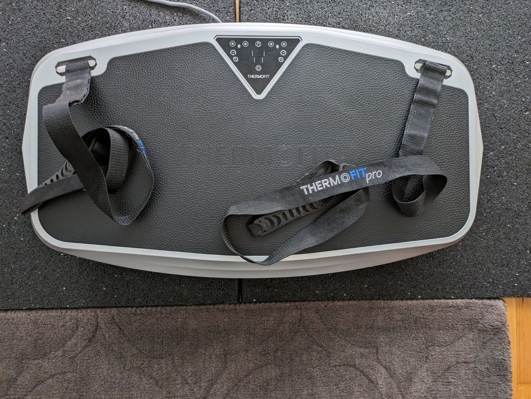 Dispositivi per massaggi: THERMOFIT pro Vibrationsgerät – Usato da Arbon venduto da Hecor