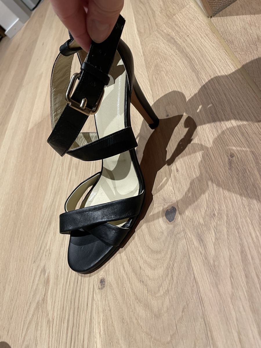 Navyboot Damenschuhe: Navyboot Ledersandalen, Gr. 36, wie NEU!!! – Gebraucht aus Trüllikon von 3PFA 5