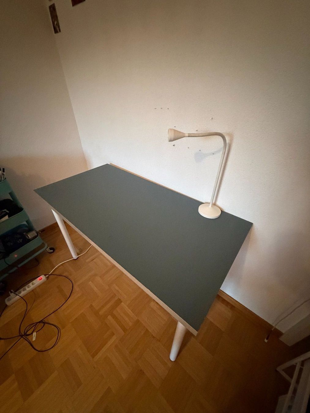 Ikea Bureaux: Tisch + Lampe – D'occasion à Ermensee par Paulina_ 2