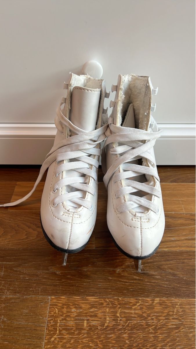 Pattini da ghiaccio: Kids Ice Skates - Size 30 – Usato da Adliswil venduto da youngbee