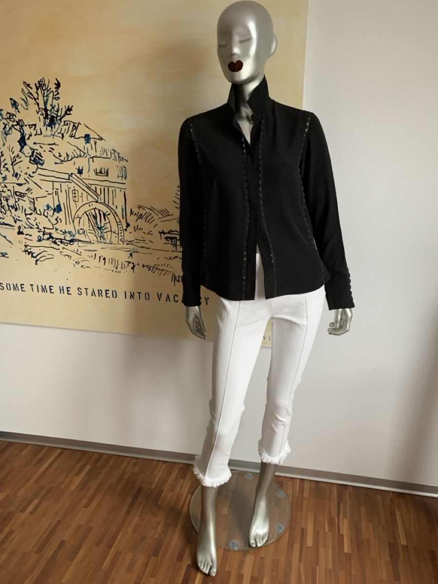 Akris Camicette: AKRIS: Exklusive Schwarze Seidenbluse mit Cutout, 36 – Nuovo (secondo la descrizione) da Luzern venduto da paulablue 1