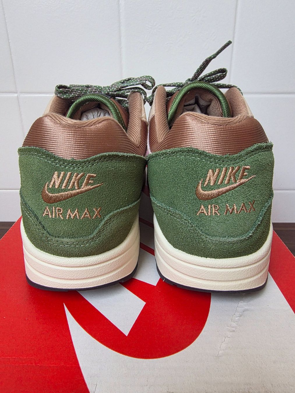 Nike Scarpe da uomo: Nike Air Max 1 – Nuovo e nell'imballaggio originale da Fleurier venduto da dav_xx8y 4