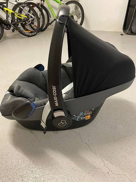 Sièges auto: Maxi Cosi Babyschale  – D'occasion à Steffisburg par tin_9xrn 2