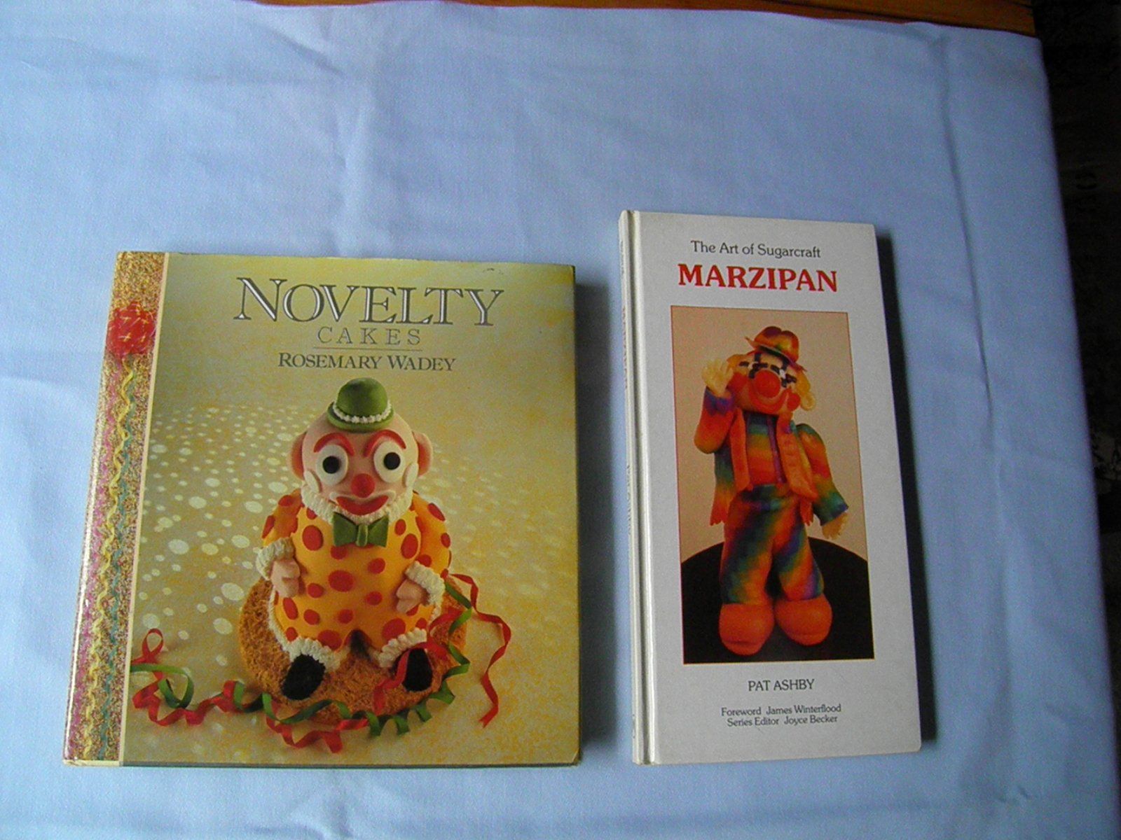 Libri: 2 Fachbücher Marzipan & Cake – Usato da Triesen FL venduto da Trigon