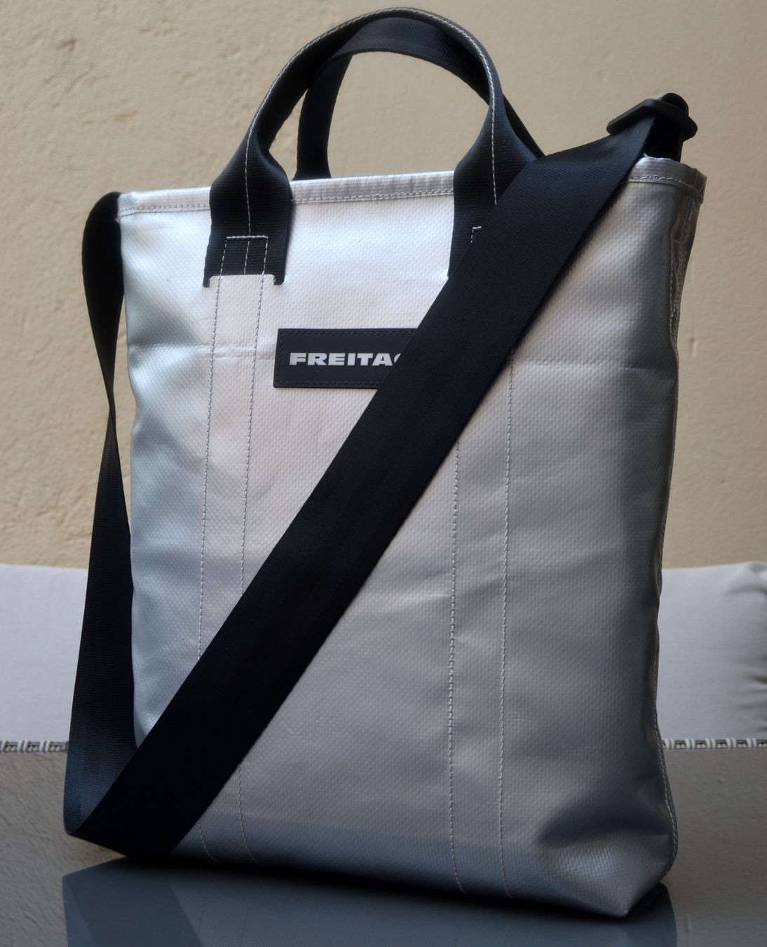 Freitag Borse: Freitag Tasche / sac – Usato da Collonges venduto da arashee