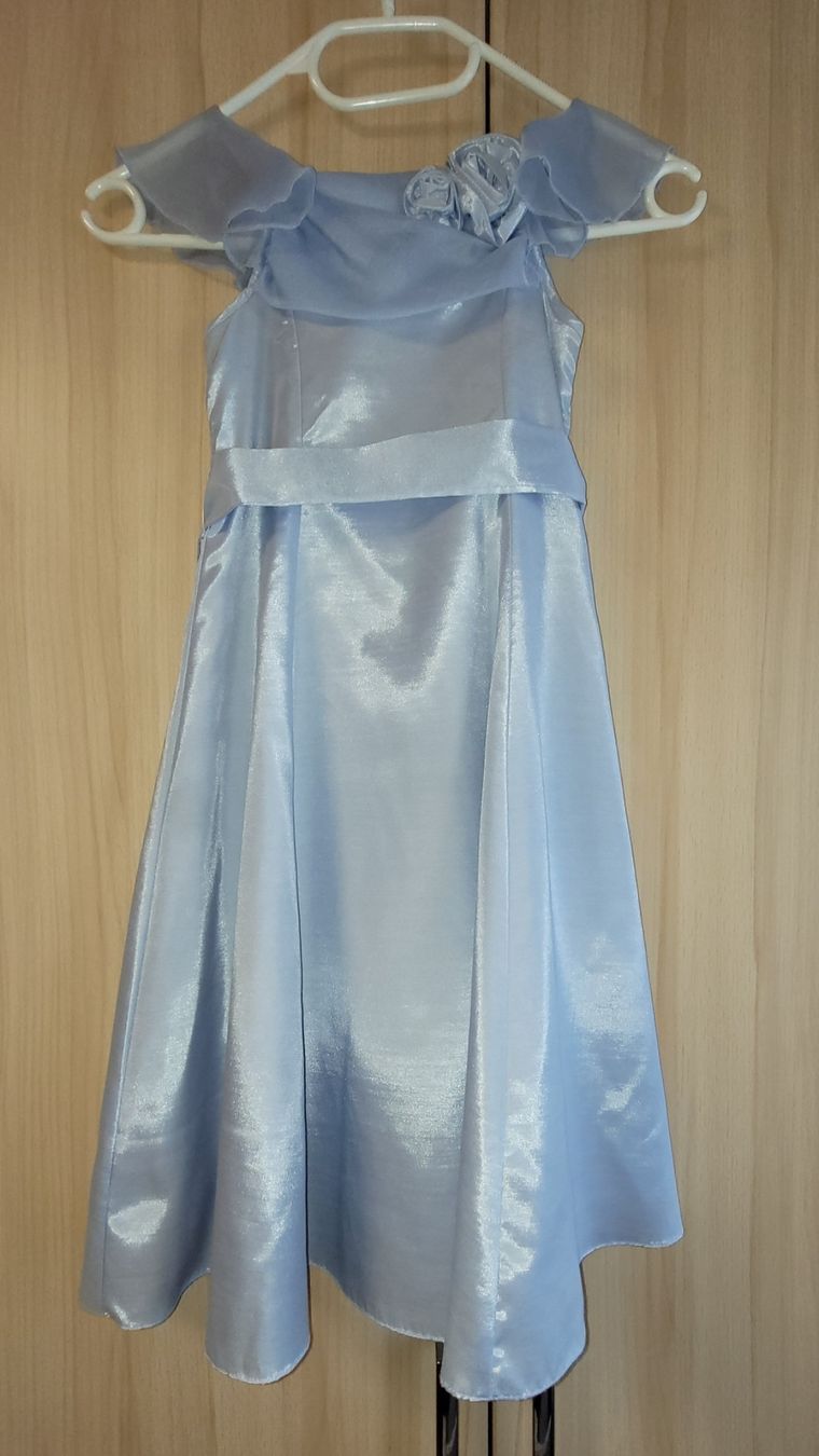 Kleider & Röcke: Kleid Festkleid Gr. 116 flieder – Gebraucht aus Madiswil von Lentiggine