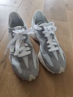 New Balance Sneaker, Grau/Weiss, Grösse 40.5