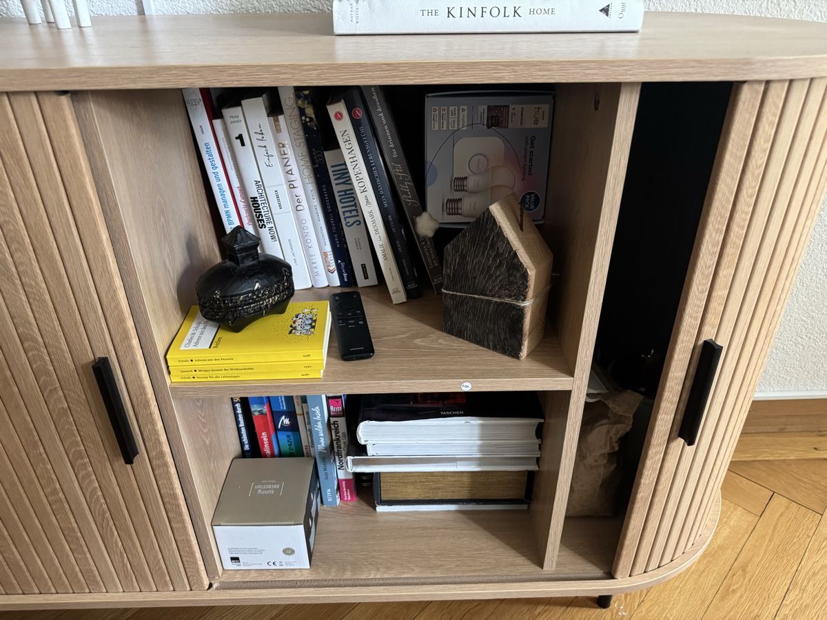 Cassettiere: Sideboard Eiche Rillenfront, neuer Zustand – Nuovo (secondo la descrizione) da Bern venduto da lija05 5