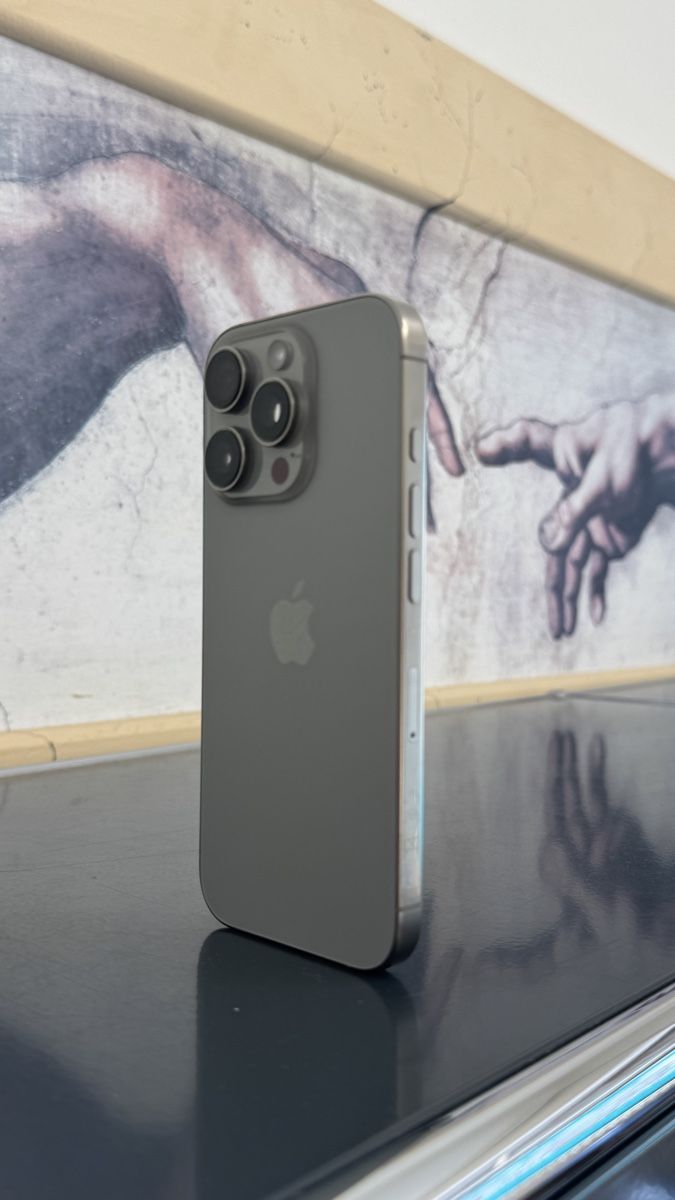 Apple Telefoni cellulari / Smartphones: iPhone 16 Pro 256 Gb – Nuovo (secondo la descrizione) da Birsfelden venduto da yas_dzg9