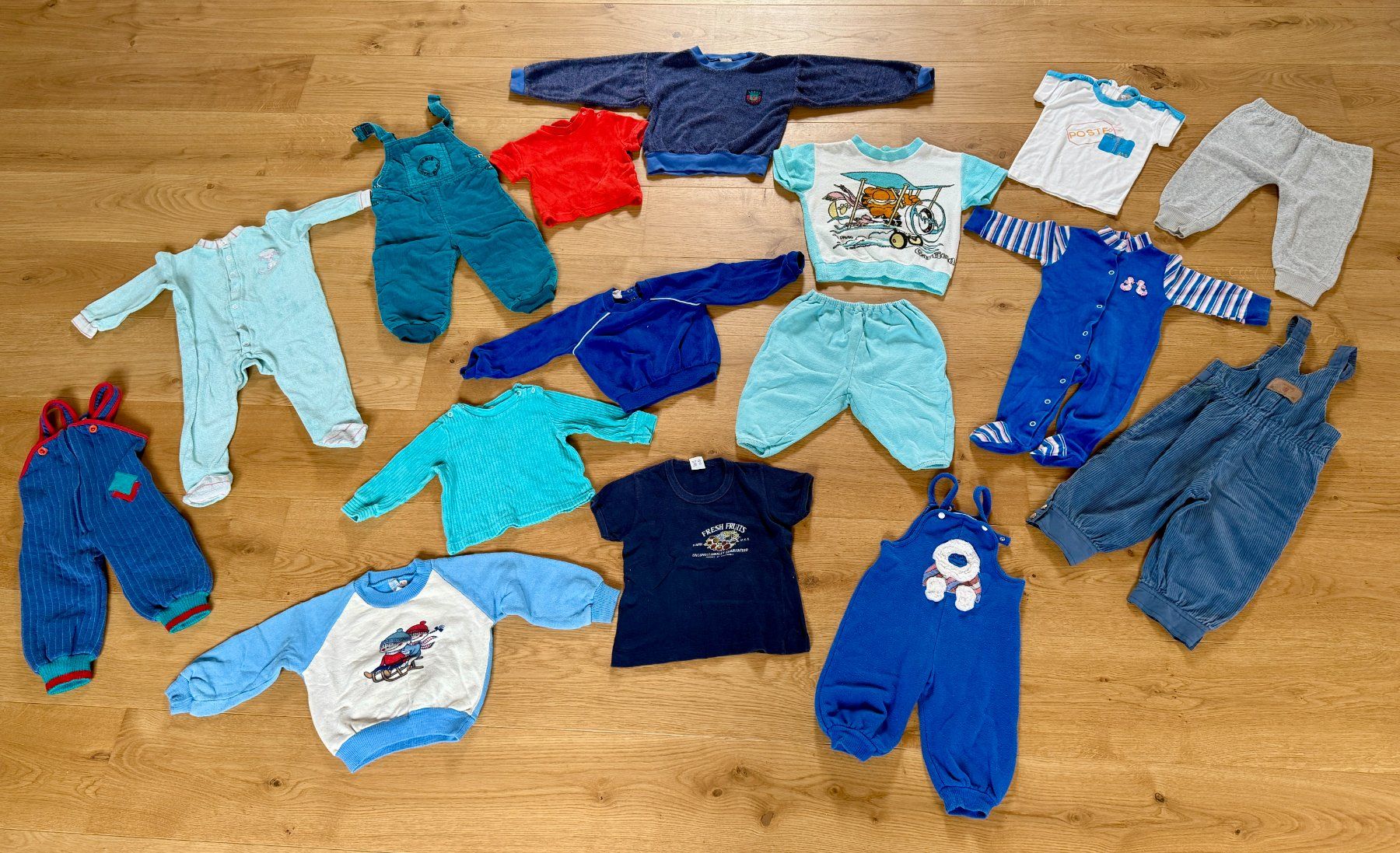 Lotti & Set di vestiti: Baby Kleiderpaket – Usato da Jonen venduto da 8916