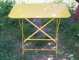 ALTER METALL KLAPPTISCH GARTENTISCH
