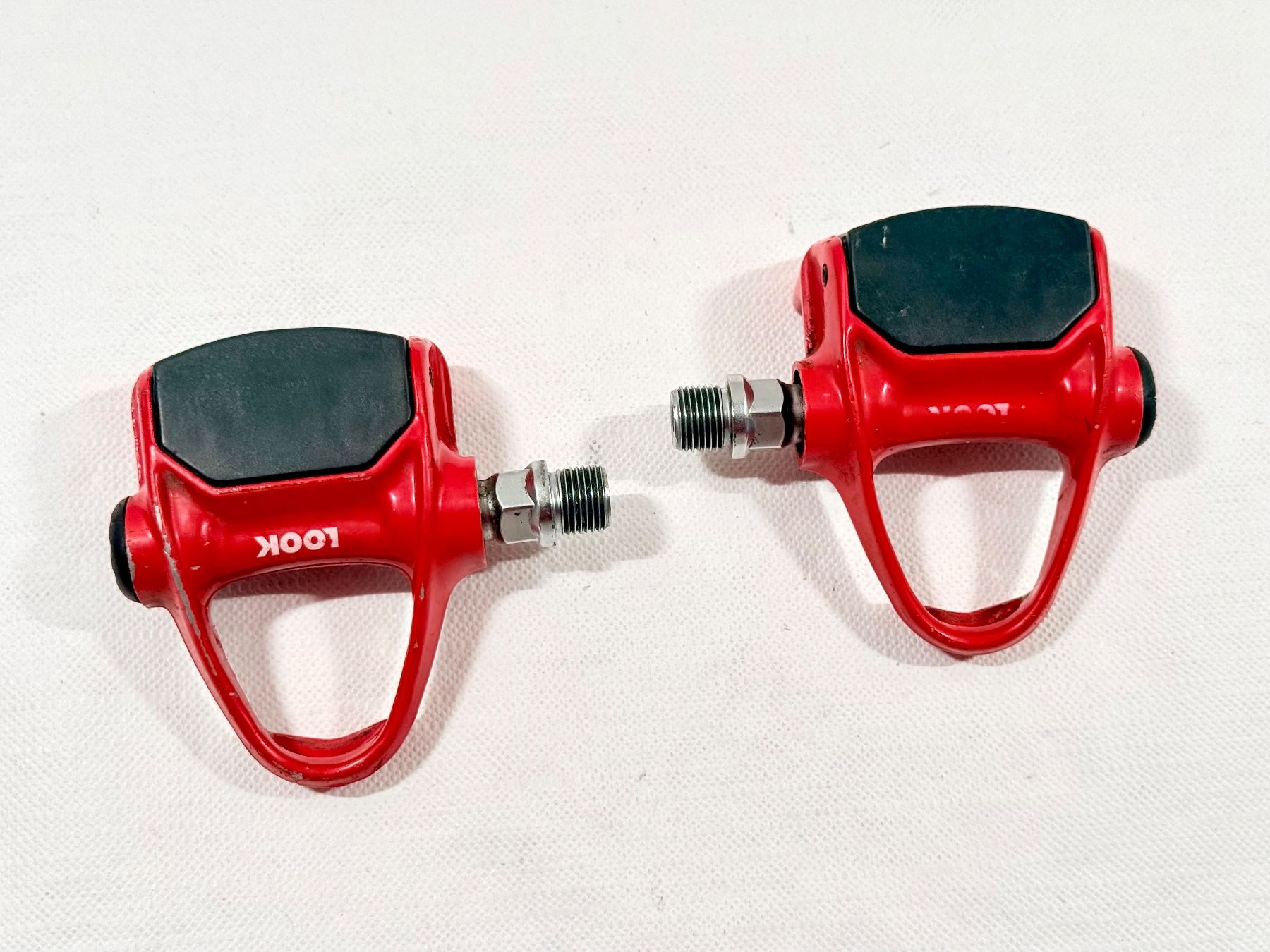 Look Ersatzteile: Look Carbon pedals red Pedalen 2606 – Gebraucht aus Luzern von bikeandbeltcom 1