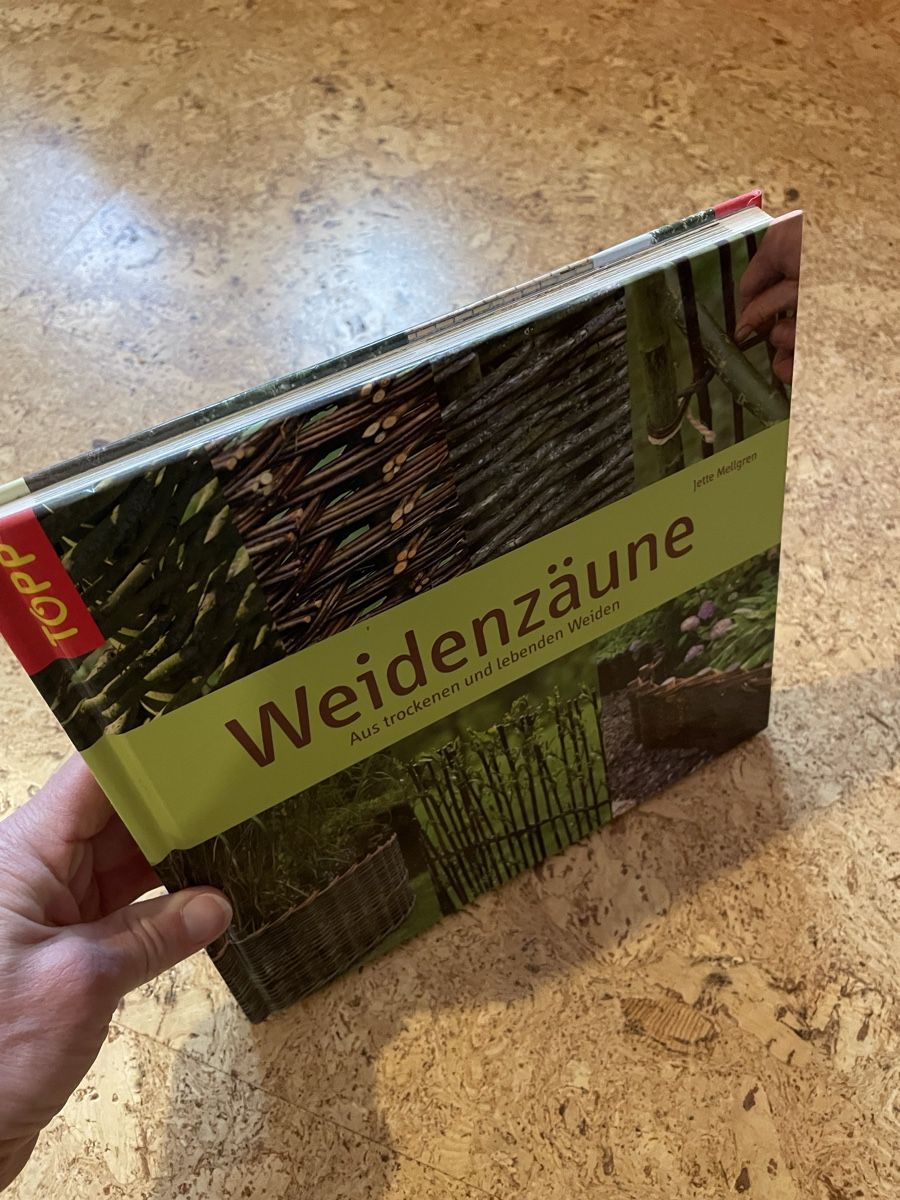 Bücher: Weidenzäune selber machen – Gebraucht aus Alterswil FR von Daria.a 3