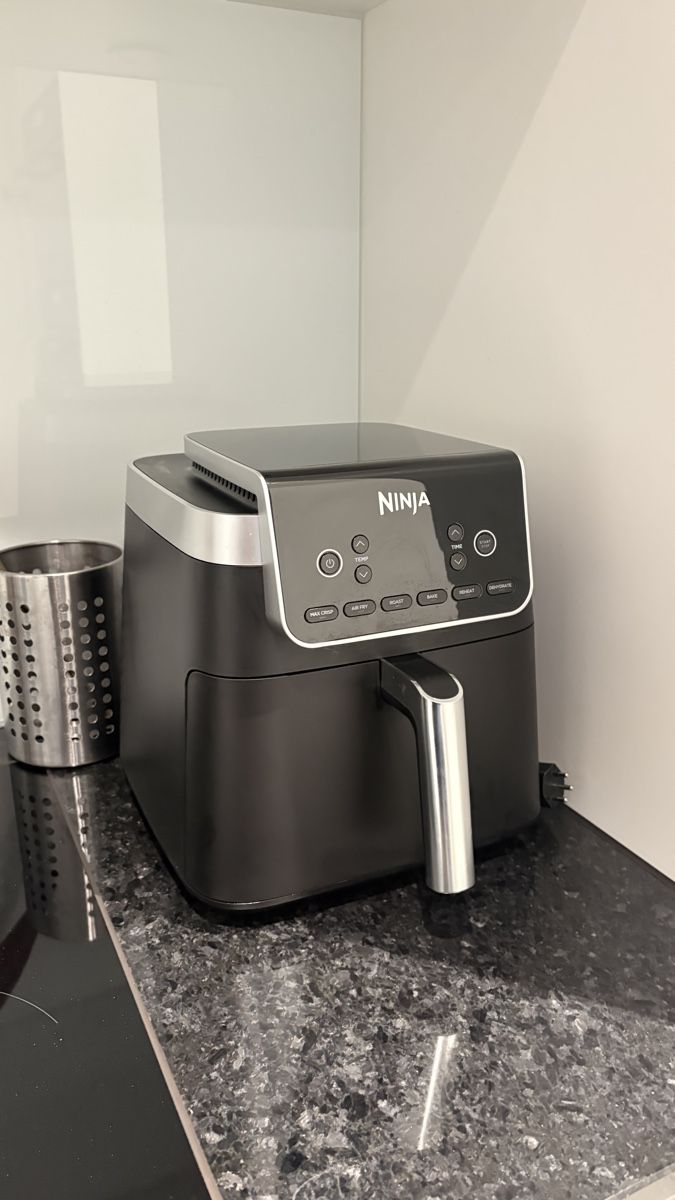Elettrodomestici da cucina: Ninja Heissluftfritteuse NEU! 1 mal gebraucht – Nuovo (secondo la descrizione) da Zürich venduto da alivasalli