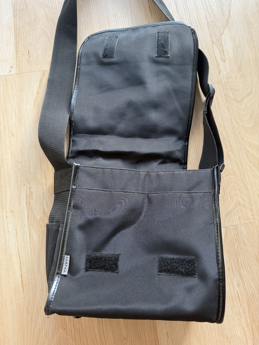 Taschen für Damen: Handtasche schwarz mit Kuhfelloptik – Gebraucht aus Chur von mir_8ns7 4
