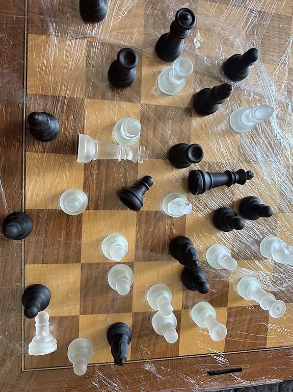 Spiele: Schach  – Gebraucht aus Basel von Geboten 1