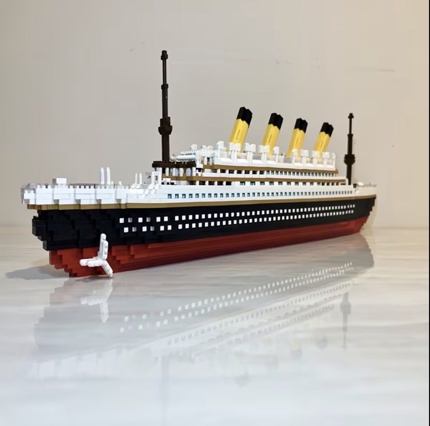 Lego Kit di costruzioni: Titanic 3159 Teile wie Lego – Nuovo e nell'imballaggio originale da Sumiswald venduto da Tigger81