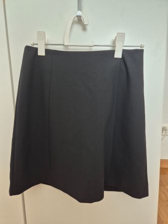 Schwarzer Rock Gr. 36 von Selected / Femme mit Etikett