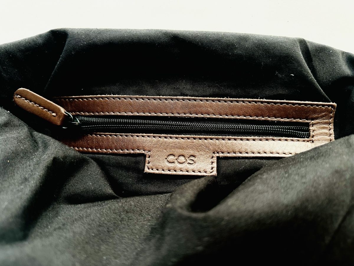 Cos Borse: COS Canvas Tasche mit Lederdetails, Modernes Design – Usato da Zürich venduto da BLAU.blue 5