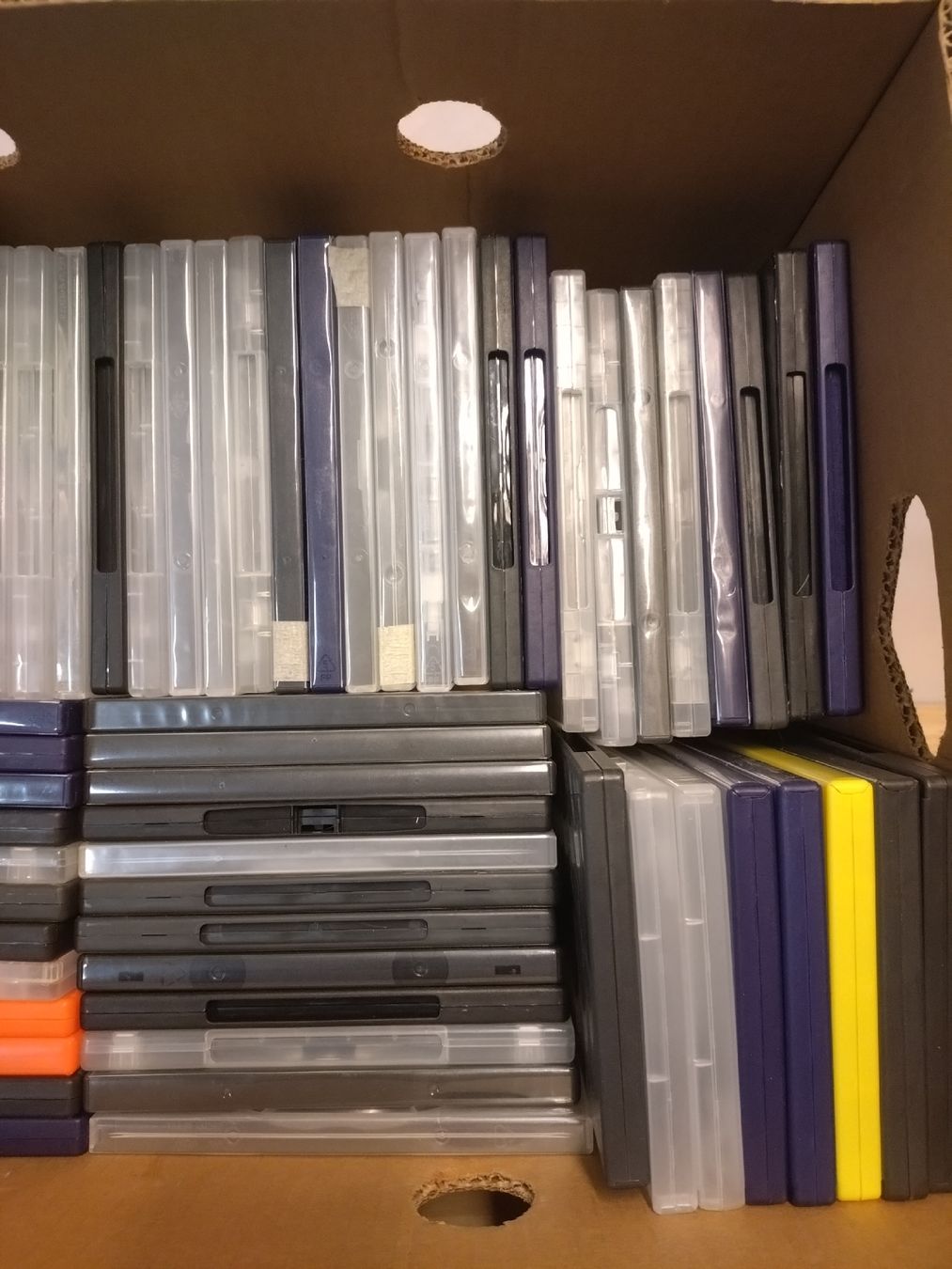 Alle DVDs: 100 boitiers DVD (vides) – Gebraucht aus Farvagny-le-Grand von LaCaverne 2