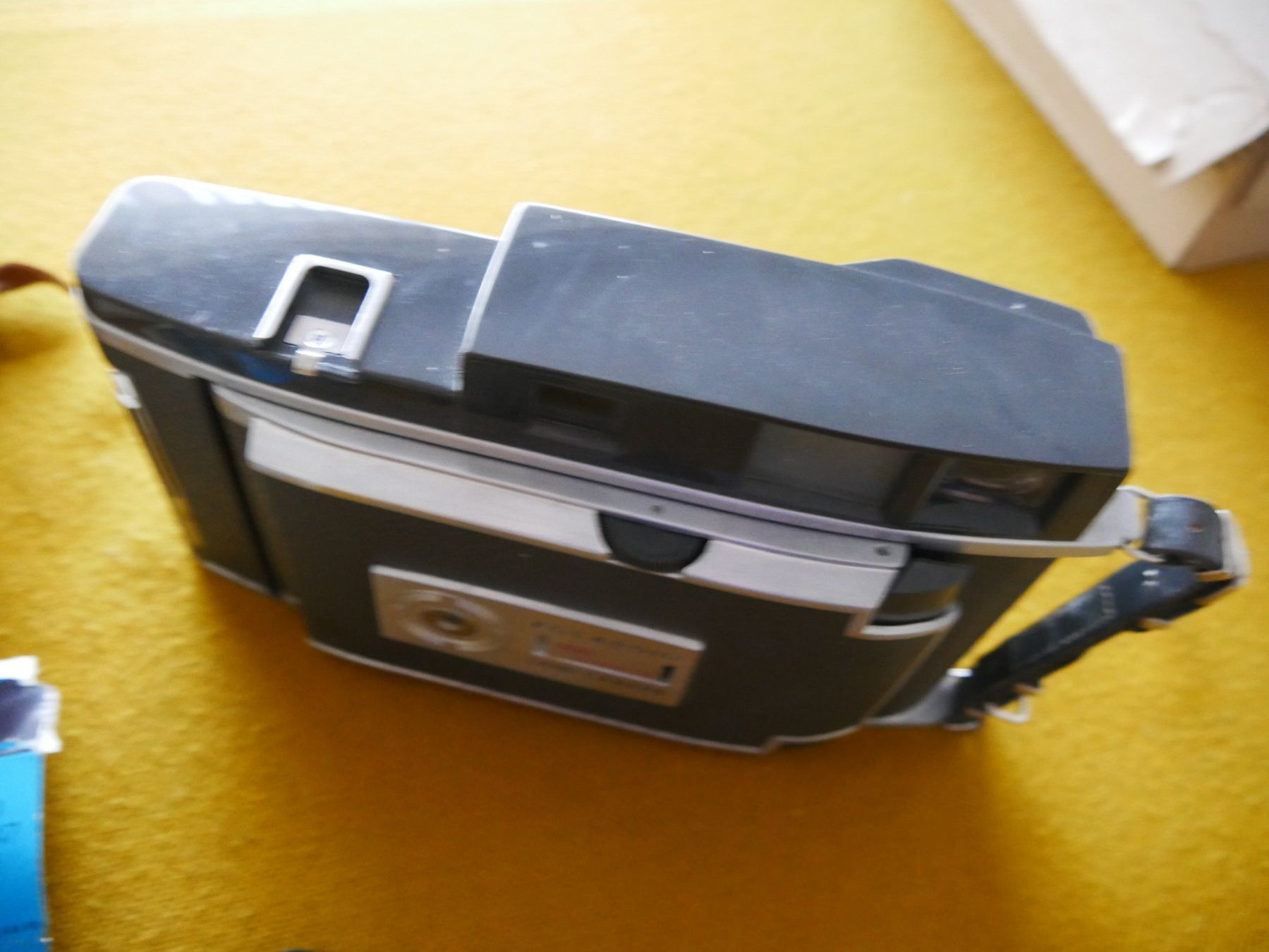 Polaroid Fotocamera: Polaroid 900 ELECTRIC-EYE LAND CAMERA – Usato da Gränichen venduto da Nimmersatt 8