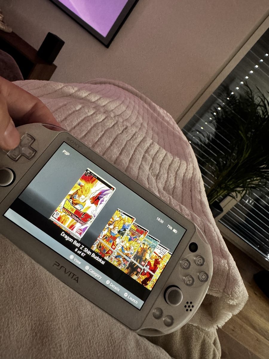 Sony Console: Sony PS Vita Mod 5000 spiele – Usato da Riken AG venduto da Herakles.18 3