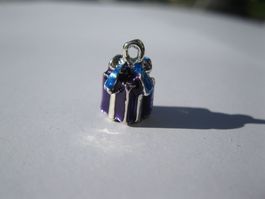 2 Anhänger Geschenk 3D, versilbert, violett