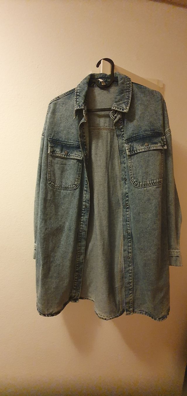 Only Camicette: Oversized Jeanshemd in Hellblau Neu XS – Nuovo e nell'imballaggio originale da Thalwil venduto da ald_6yrs 1