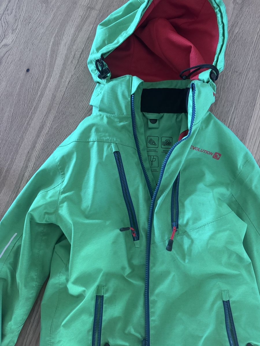 Jacken & Mäntel: Jungen Übergangsjacke 140 – Gebraucht aus Wädenswil von dor_ddx7