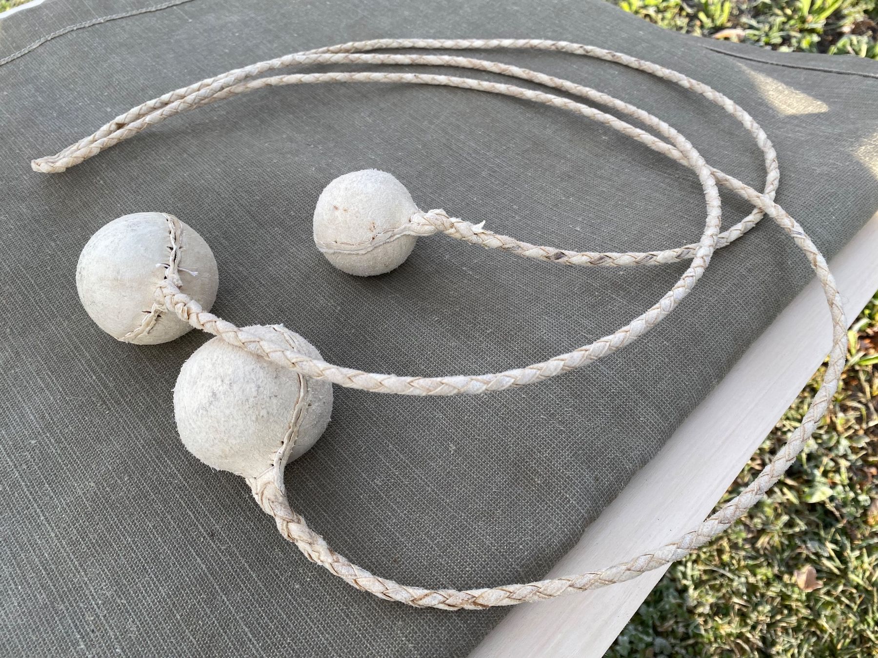 Glocken & Treicheln: schöne alte Gaucho Bola aus Argentinien – Gebraucht aus Feldbach von Fea1 2