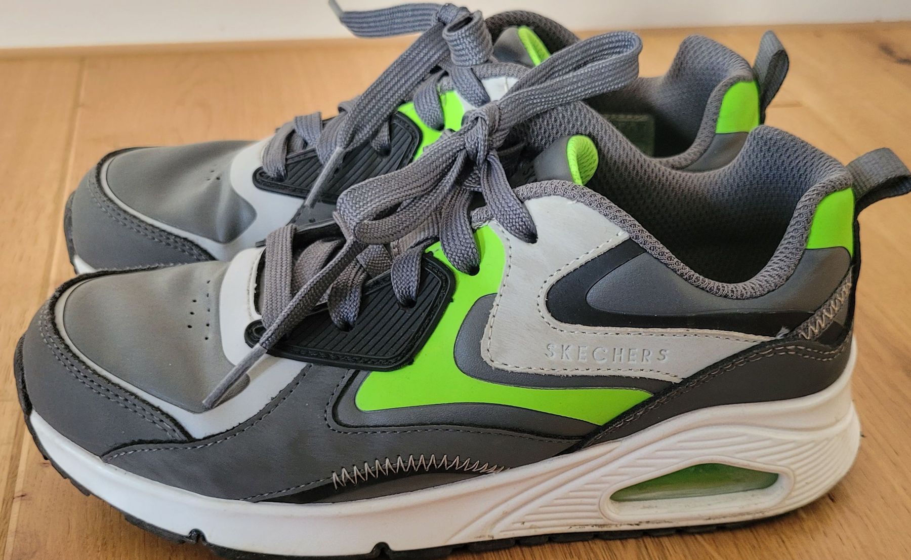 Skechers Scarpe per ragazzi: Skechers Sneaker Gr.34- top Zustand – Usato da Worb venduto da Sibille20
