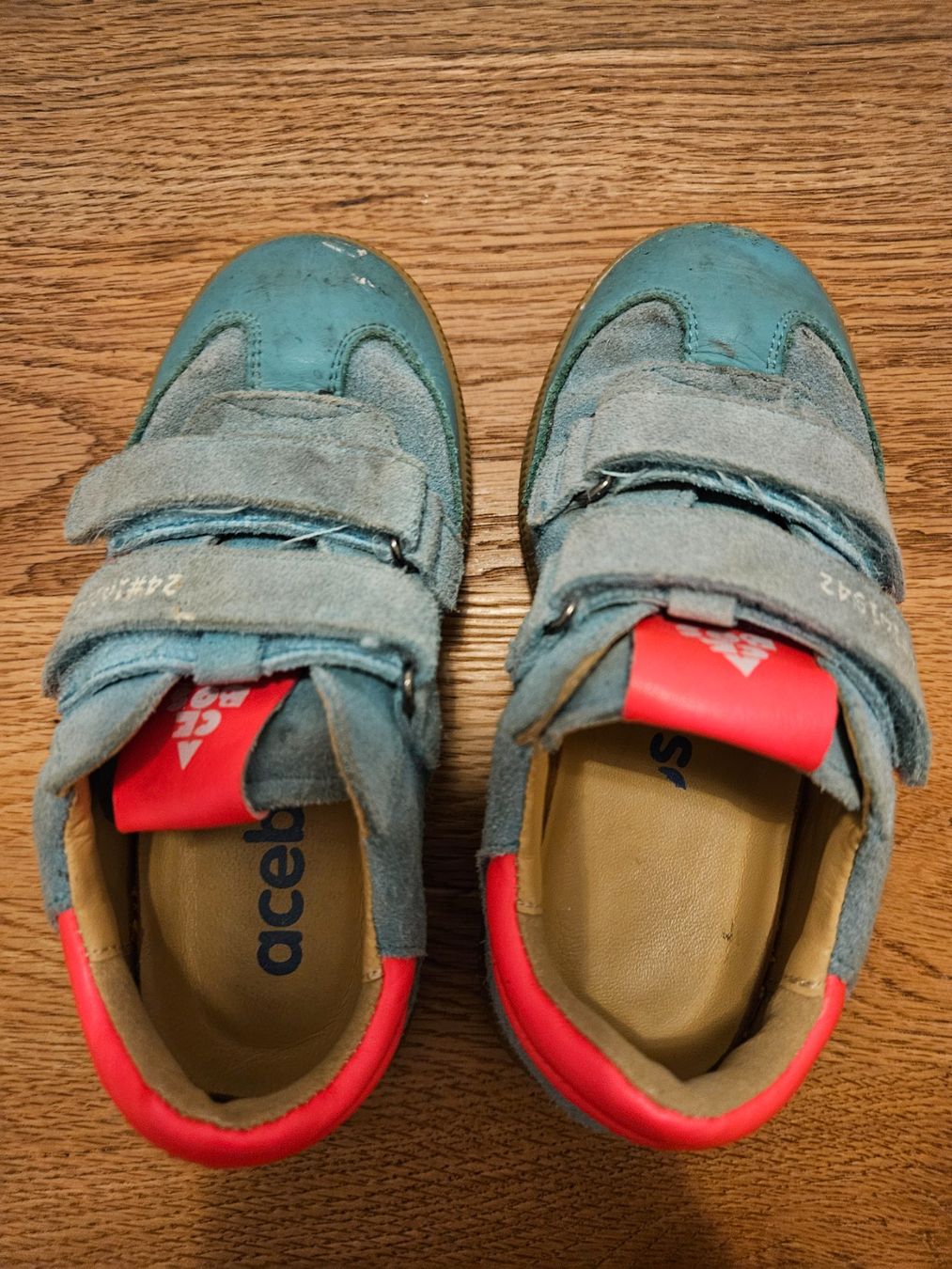 Scarpe per ragazzi: Turnschuhe von Acebos Grösse 28 – Usato da Luzern venduto da Livlivliv 1