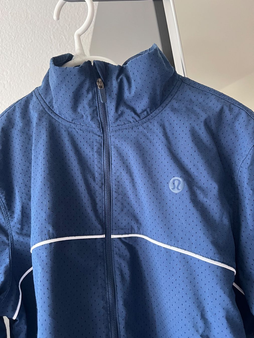 Lululemon Giacche: Lululemon Sommerjacke dunkelblau, Grösse 8 – Nuovo (secondo la descrizione) da Bern venduto da Sunshine.016