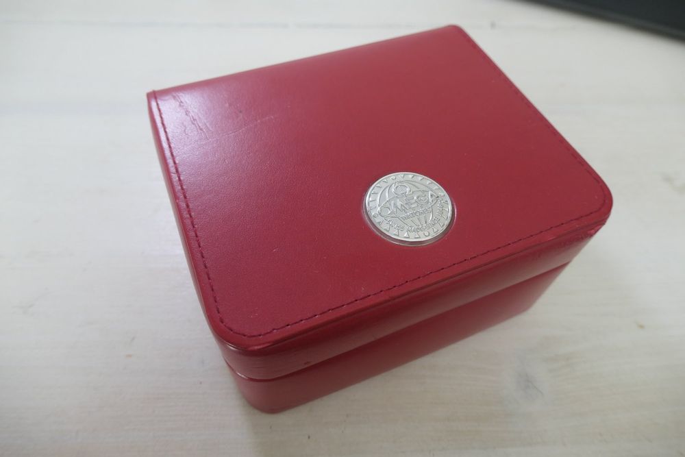 Omega Box (Gebraucht) in Thun für CHF 39 – mit Lieferung auf Ricardo kaufen