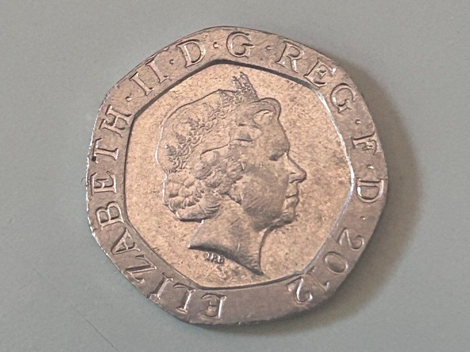 Tutti le monete: 20 pence britannici 2012 – Usato da Giubiasco venduto da LorisVale 1