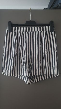 Short rayé H&M/ viscose taille 36/S