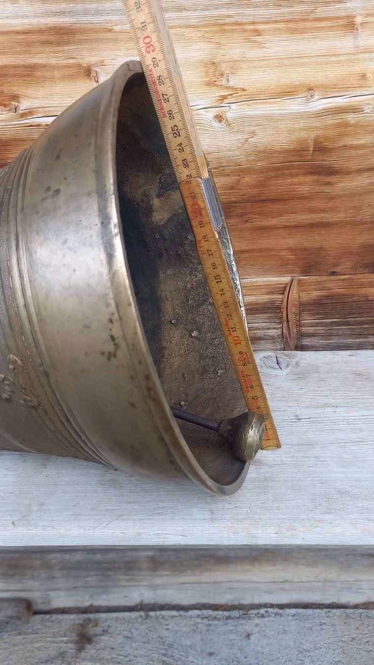 Glocken & Treicheln: Grosse Glocke – Gebraucht aus Achseten von sma_659k 6