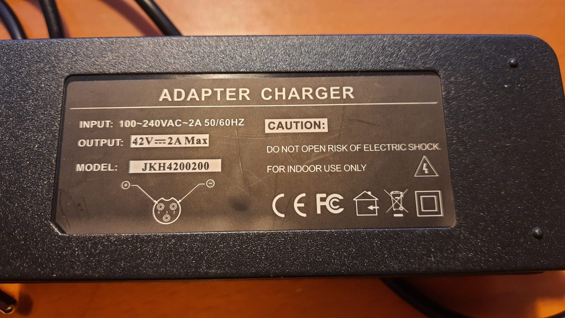 Ladegeräte: AC Adpater JKH4200200 – Gebraucht aus Zürich von balin777 1