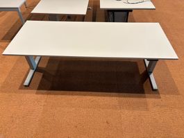 Bürotisch elektrisch höhenverstellbar (Sitz-/Stehtisch)